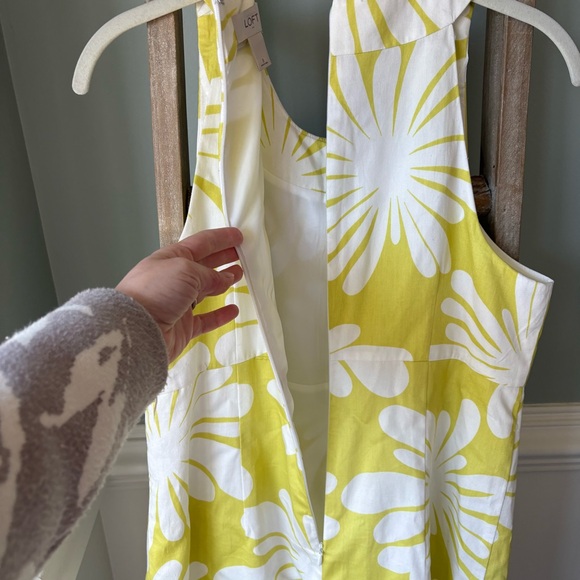 LOFT Outlet Yellow & White Floral Beaded Neckline Dress Size 8 - 1687 - Picture 8 of 12
